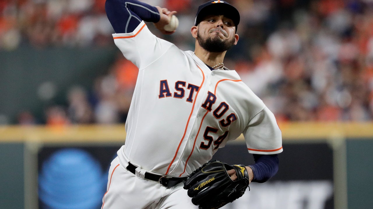 Astros executive apologizes, MLB to conduct interviews